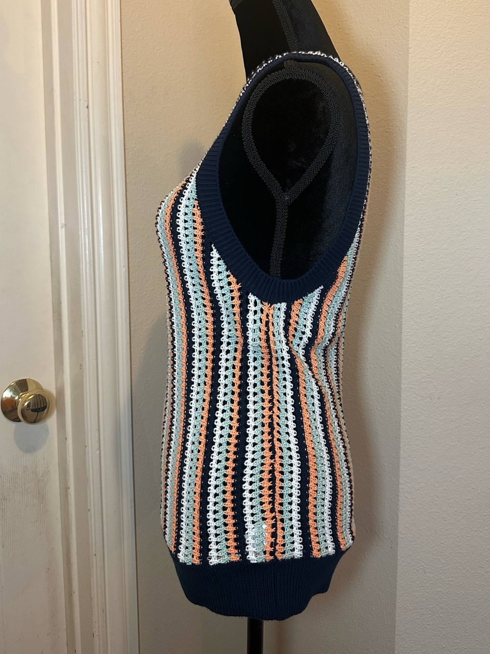 525 America Krista Stripe Open Stitch Crochet Tank Top NWOT Large - Picture 3 of 8